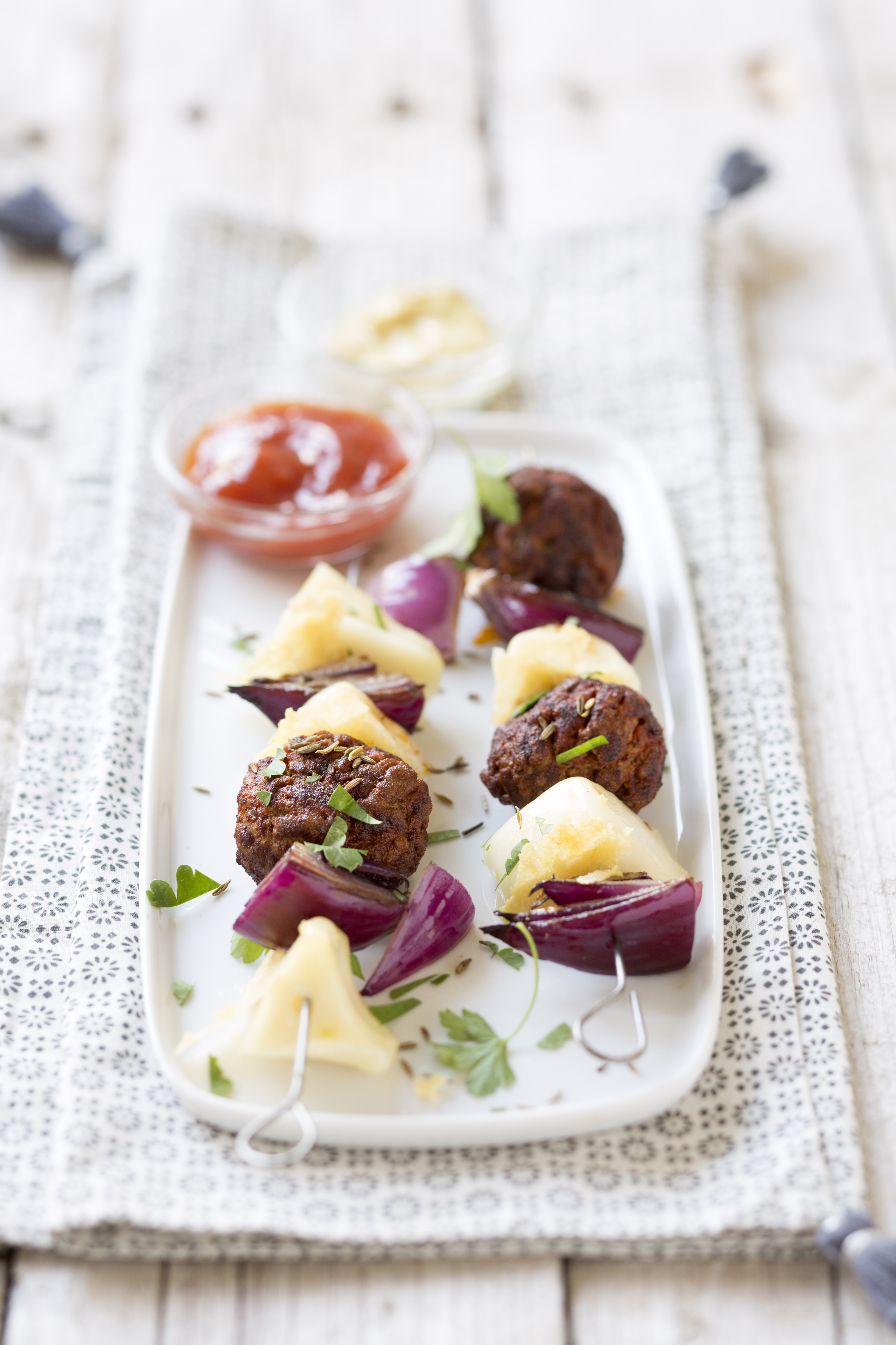 Brochettes de boulettes