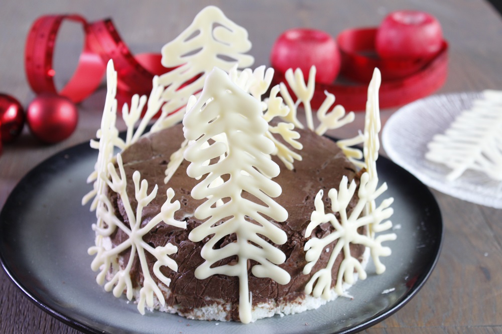 Décoration de gâteau pour Noël : la touche de blanc