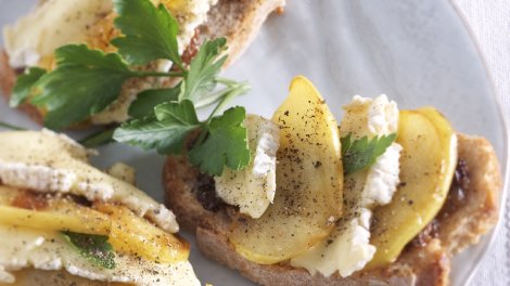 au camembert et aux pommes