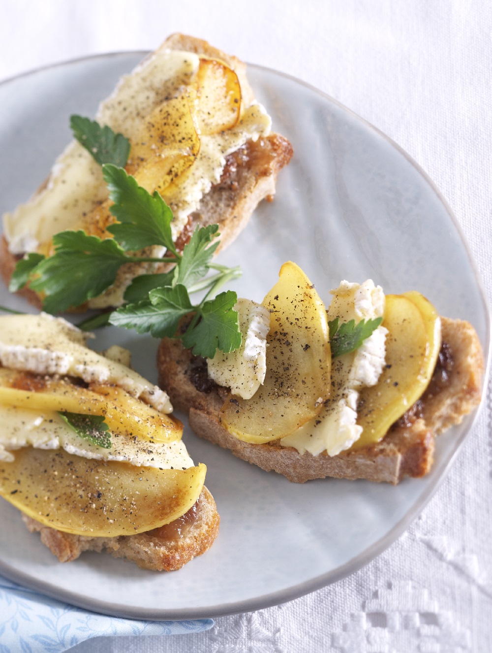 au camembert et aux pommes