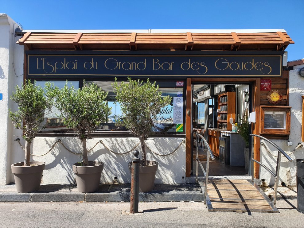 Christophe Thullier "Au Grand bar des Goudes, les clients se font des