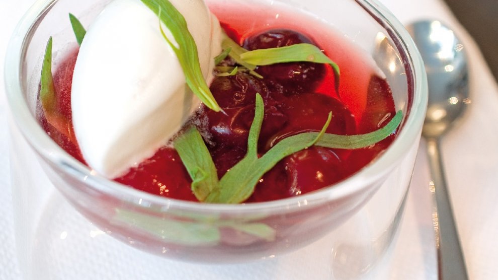 cerises pochées estragon