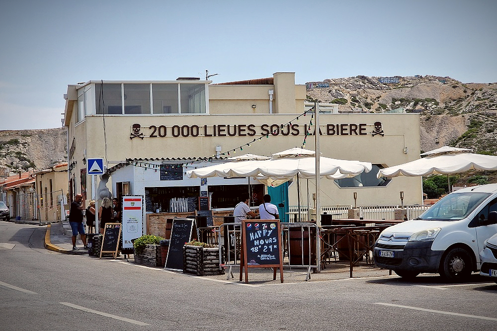 20 000 lieues sous la bière sur la route des Goudes à Marseille