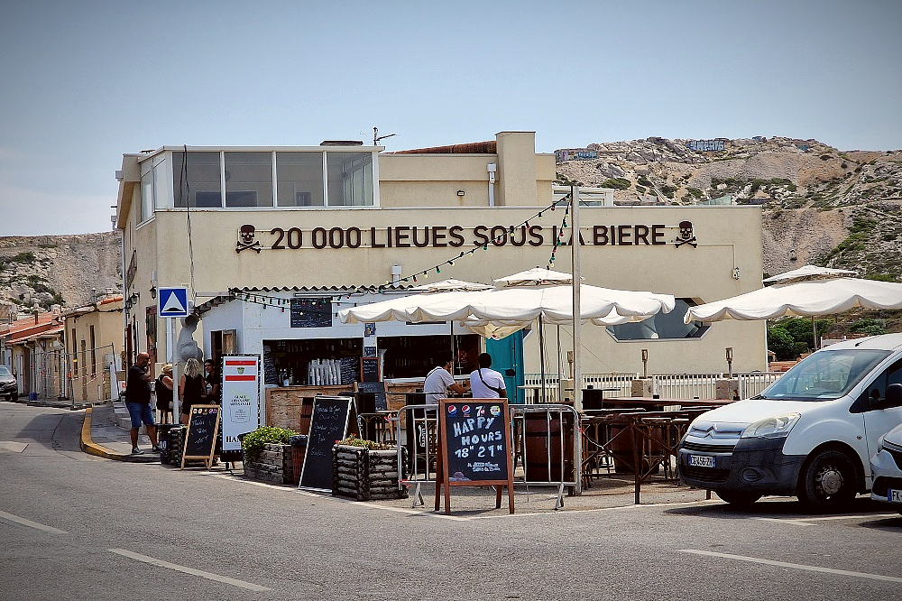 20 000 lieues sous la bière sur la route des Goudes à Marseille