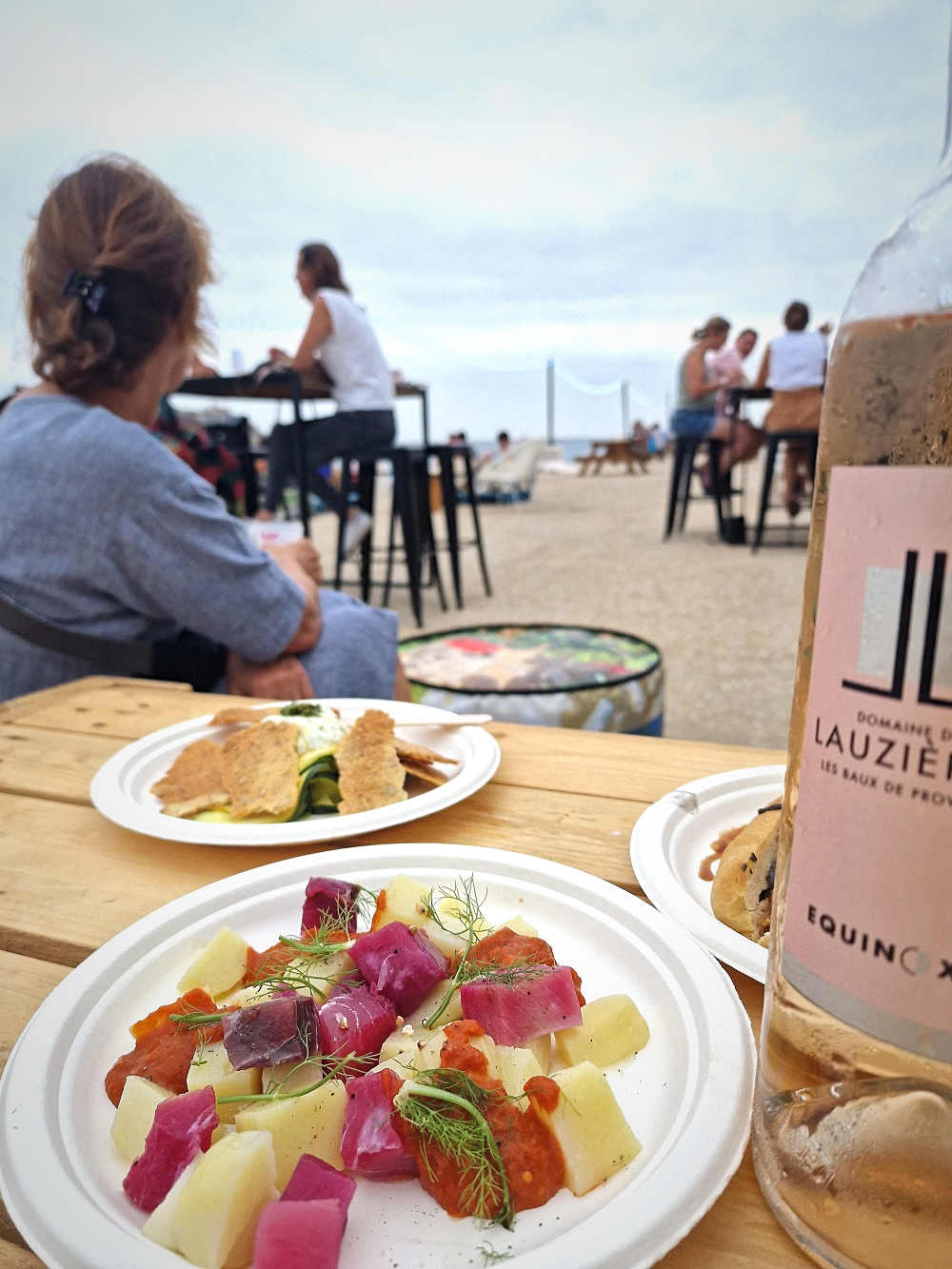 apéro sur la digue du large à Marseille