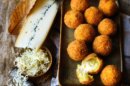 Les arancini au morbier c'est grosso modo un risotto façonné en boulettes