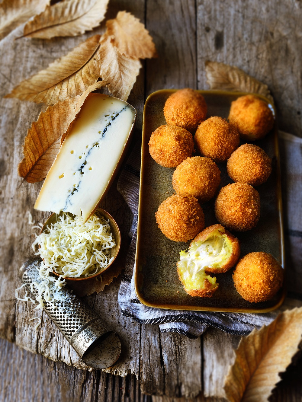 La recette des arancini au morbier (mais on peut y mettre du jambon aussi)