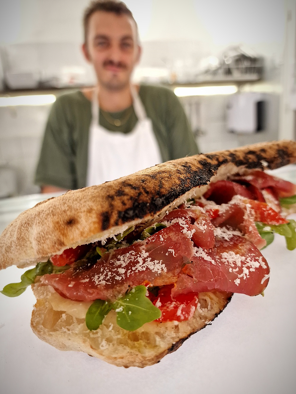 Le panuozzo servi chez Bazarette épicerie italienne à Marseille