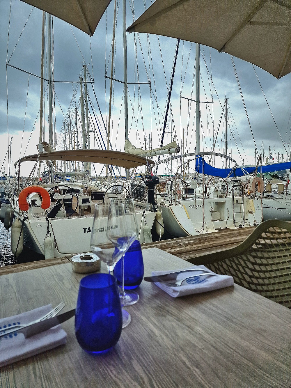 La terrasse du restaurant du Cercle de l'aviron de Marseille