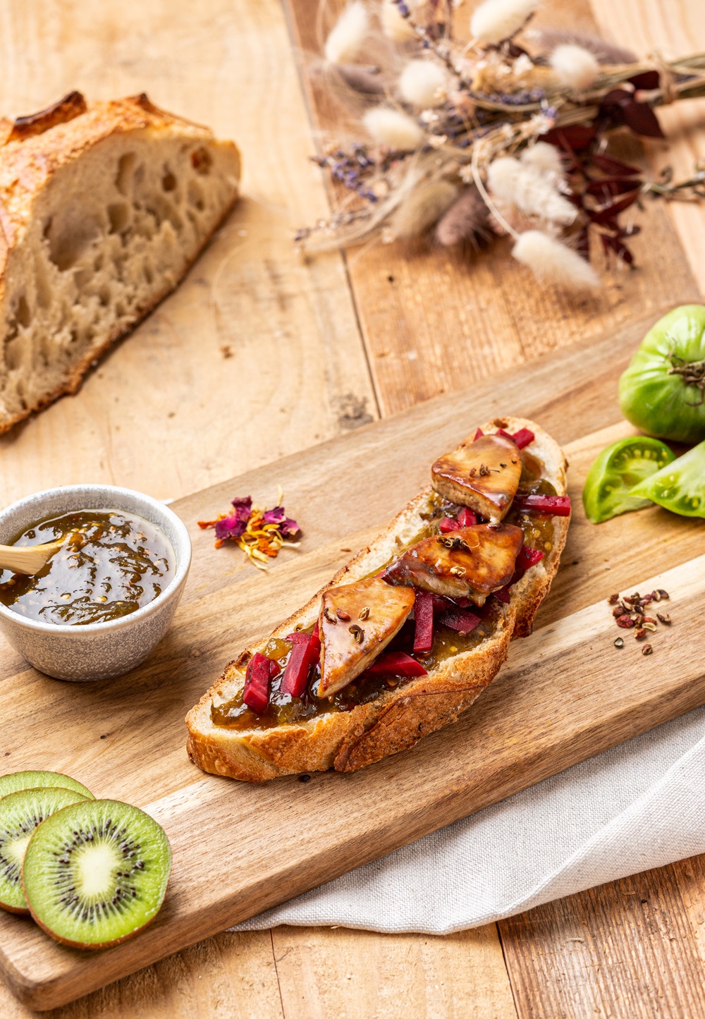 Le foie gras poêlé en tartine et confiure, un petit plaisir très hivernal