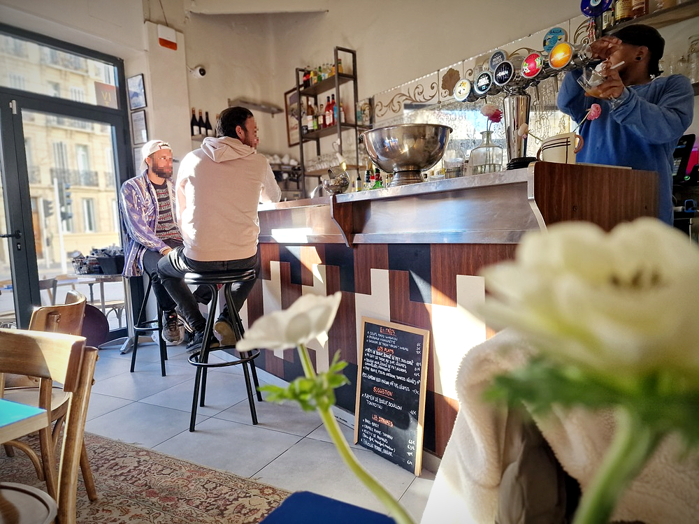 Le bistrot Sassy, boulevard Chave à Marseille 5e.