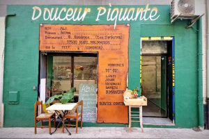 la façade de Douceur piquante à Marseille