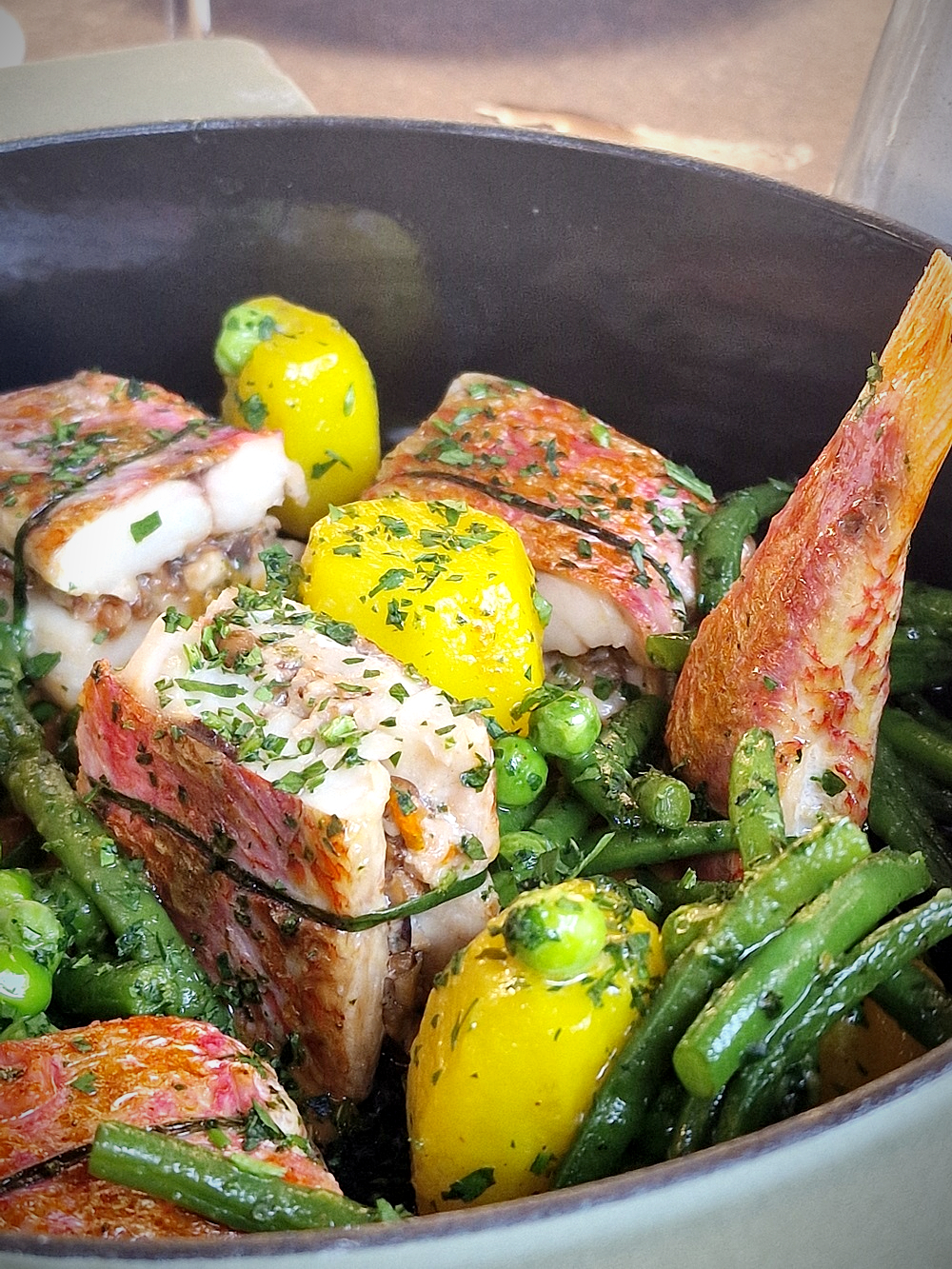 Les rougets cuisinés par Arnaud Davin, chef à Marseille
