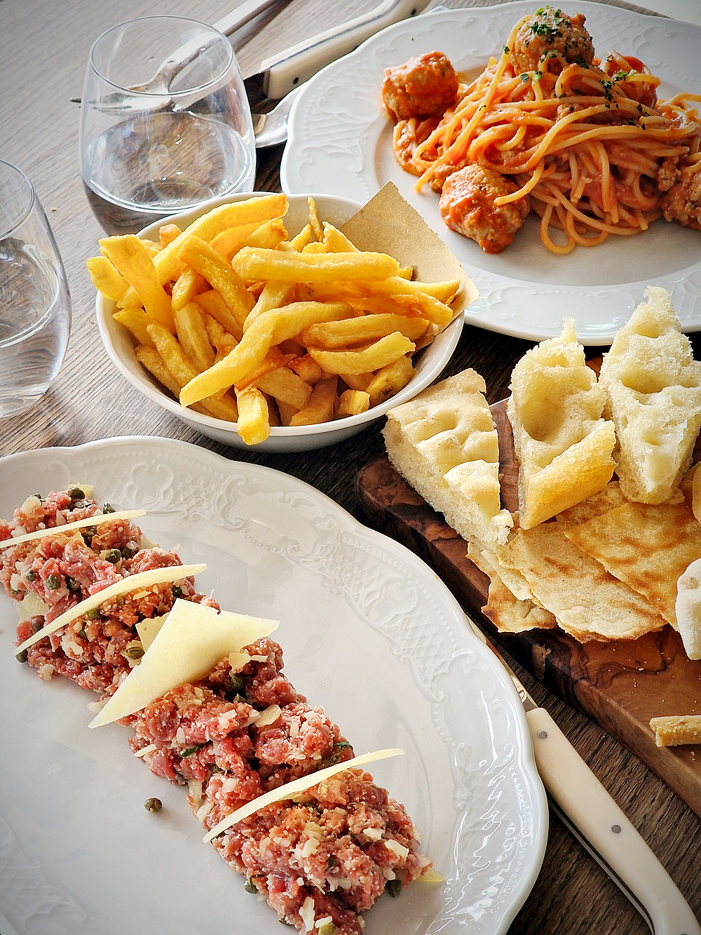 un combo pizza et tartare de bœuf