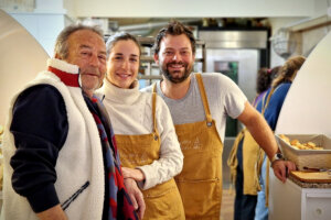 José, Marie-Julie et Clément à la biscuiterie des Navettes des Accoules