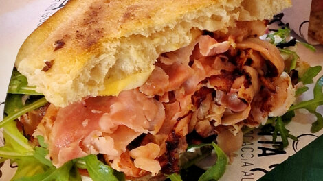 Santa Gusto, la focaccia garnie du Panier