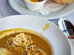 La soupe de poissons servie Au bord de l'eau