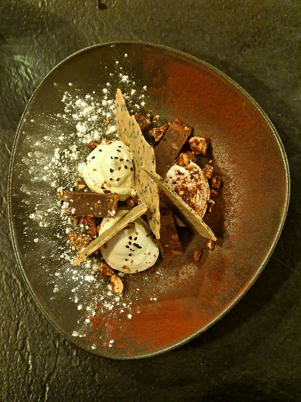 Le Bellevue, un restaurant à Moissac Bellevue et son brownie crème montée