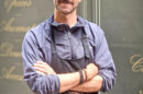 Eliot compose les recettes de la Tisanerie du Père Blaize