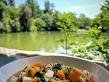 La Buvette du Lac c'est le trésor discret du parc Borély. Ambiance à la cool et cuisine comme à la maison