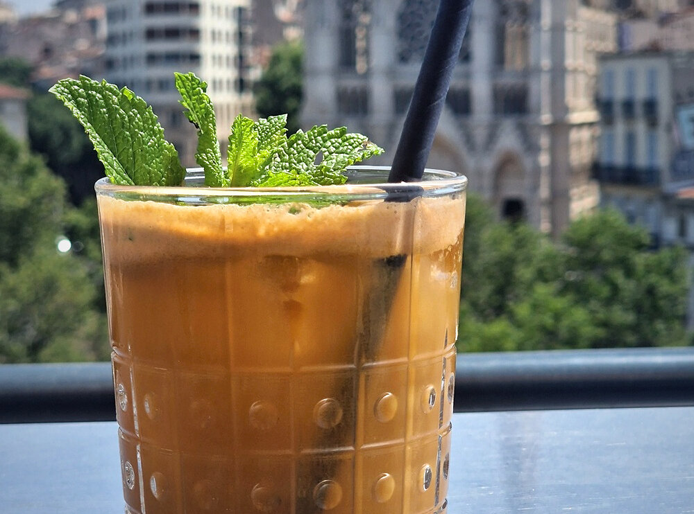 le cocktail détox servi au Réformés, le restaurant du rooftop de l'Artplexe sur la Canebière