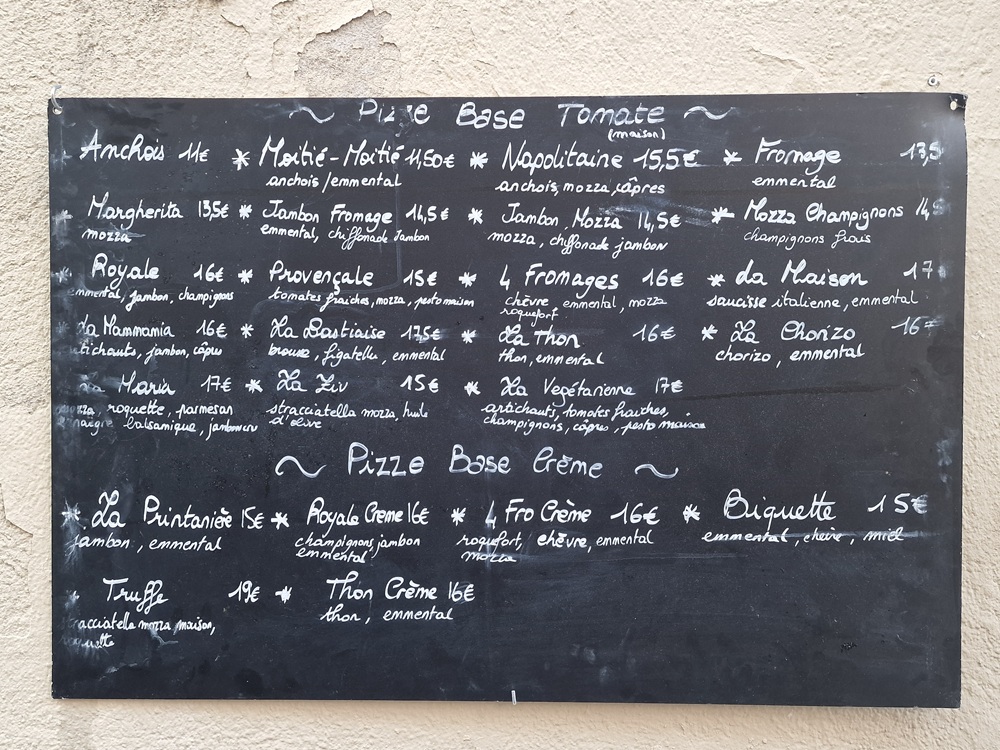 ardoise et carte des pizzas