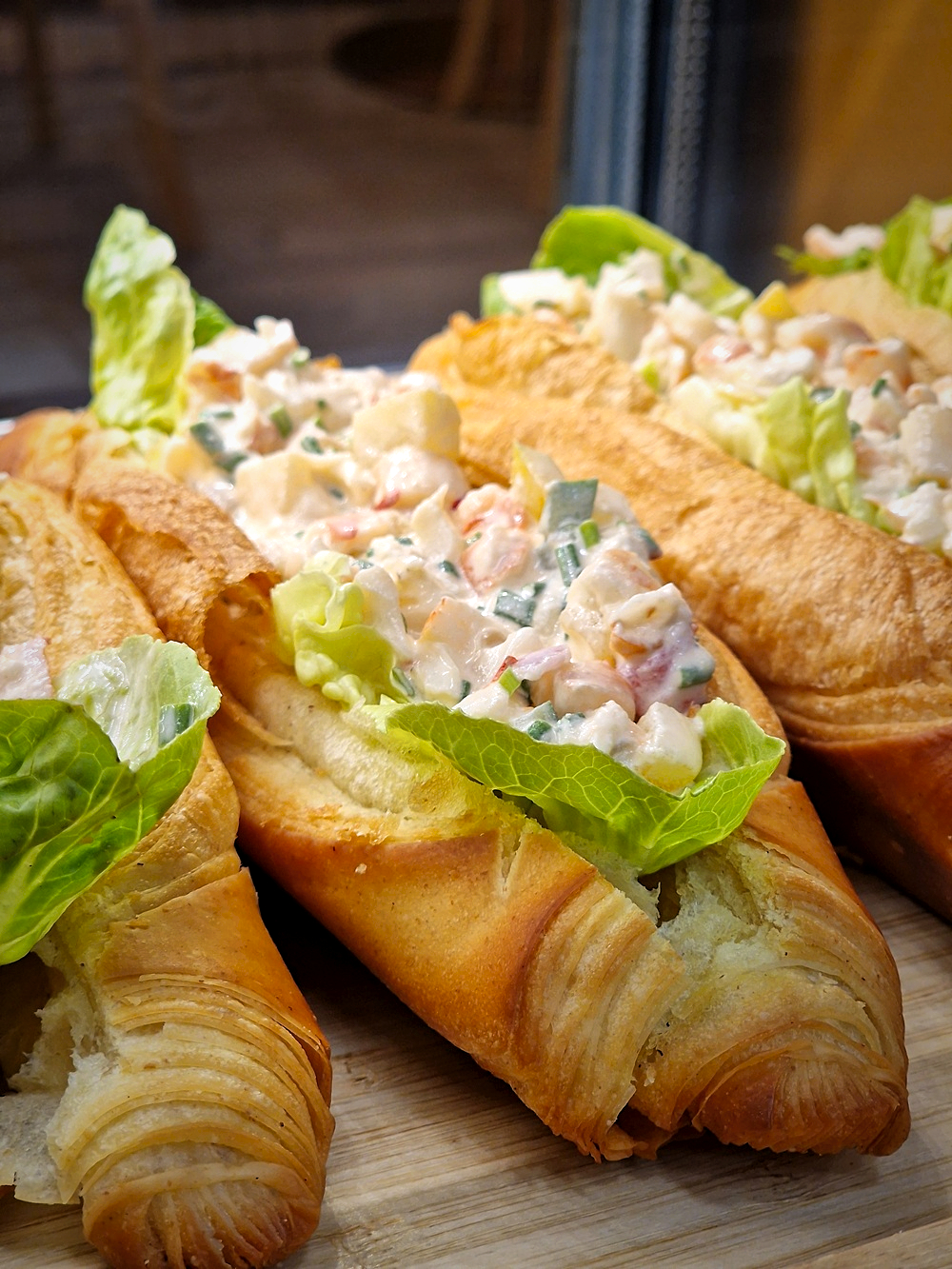 Chez Maison Léon, le bar à viennoiseries propose une multitude de recettes salées comme la guédille du Québec