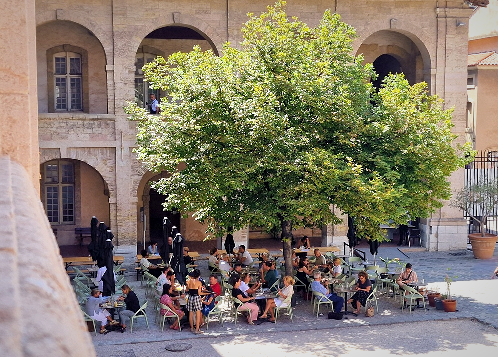 OLLa à la Vieille Charité dans le quartier du Panier à Marseille