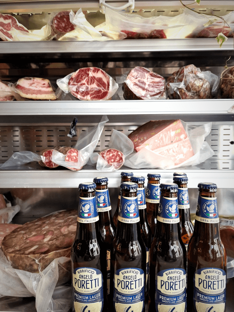 Muso, c'est un bar à l'italienne ; on y vient pour boire le café, manger, grignoter, faire une pause à n'importe quel moment de la journée