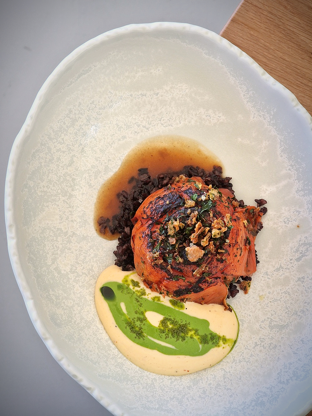 Bouillant c'est le restaurant du chef Alexandre Mazzia associé à la Sodexo, au MuCem à Marseille. On a testé sa "cuisine simple et élégante"