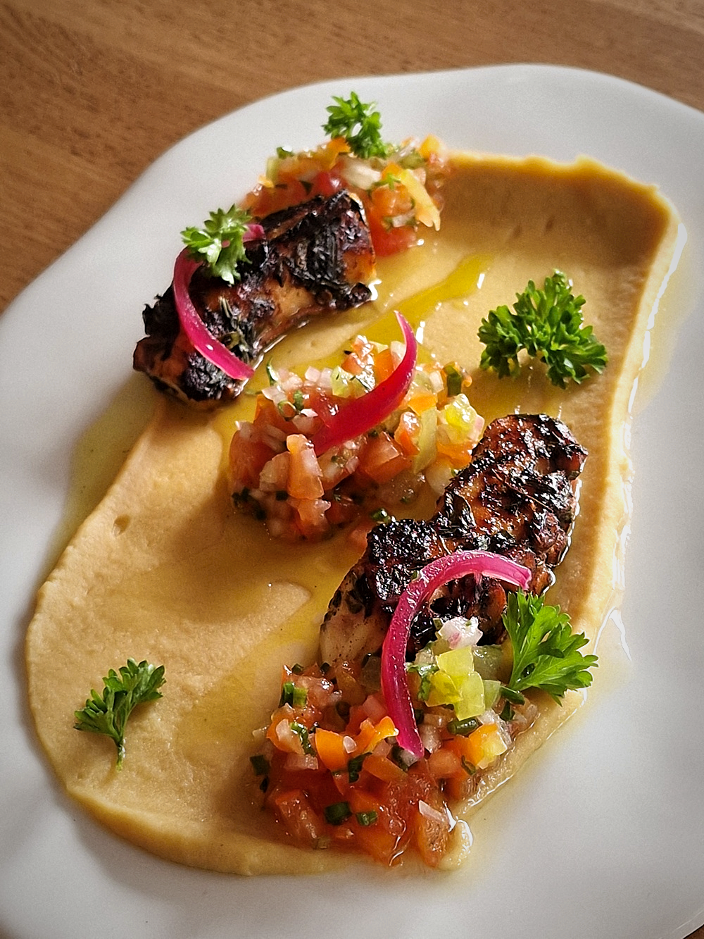 Hemera, restaurant grec contemporain à Marseille, tentacule de poulpe