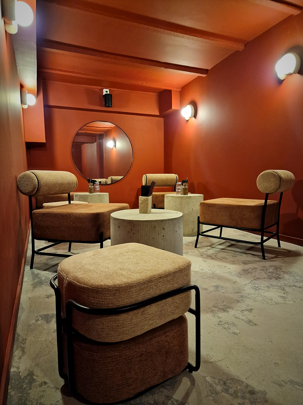 Ambiance dans un bar à cocktails bd Vauban à Marseille