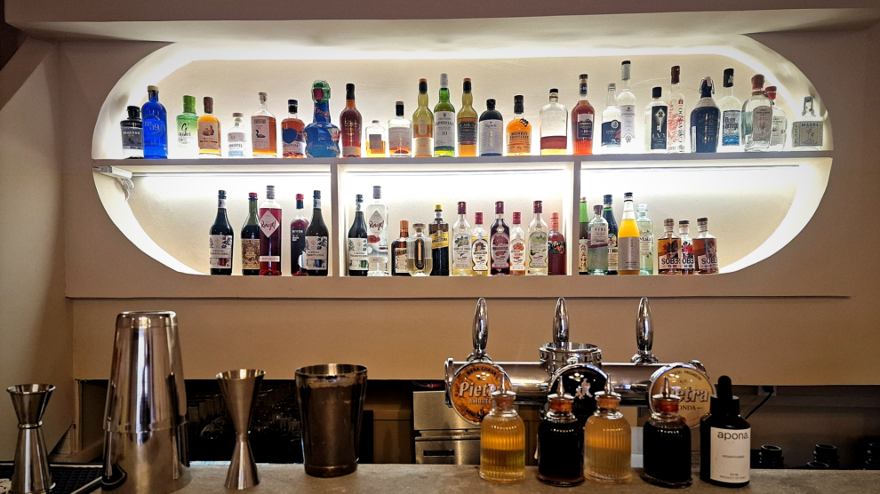 Junior’s, le bar marseillais où l’on vient seul… mais jamais sans amis