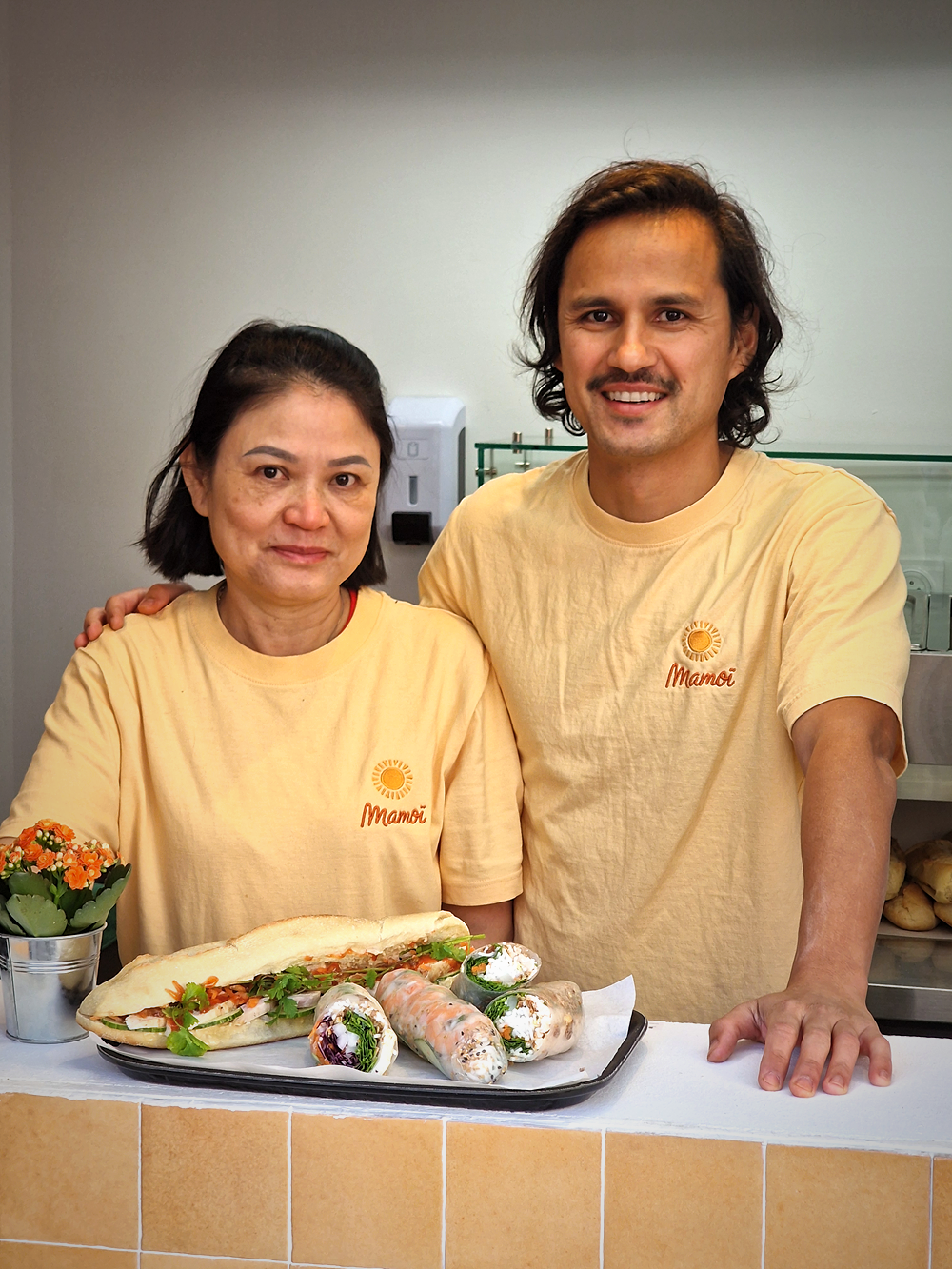 À Marseille, le kiosque Delibes se réinvente en Mamoï : street food franco-vietnamienne, banh mi et rouleaux de printemps frais à dévorer