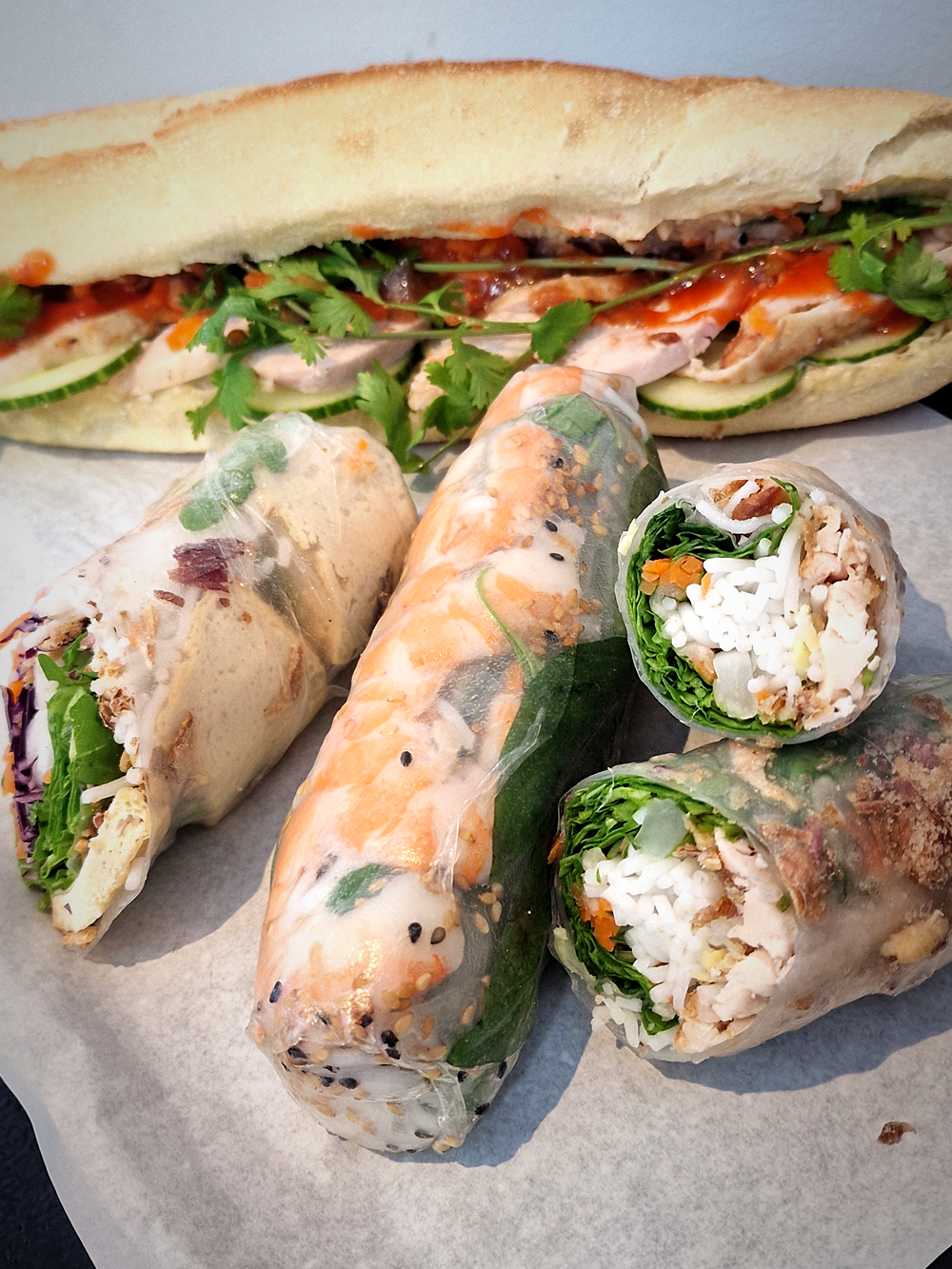 Mamoï : street food franco-vietnamienne avec banh mi et rouleaux de printemps