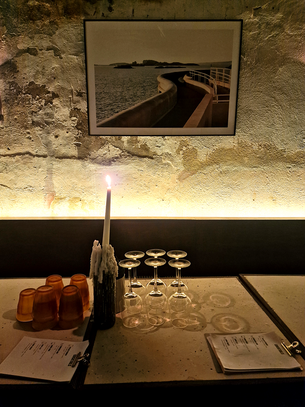 A Bompard, Lily, décor post indus