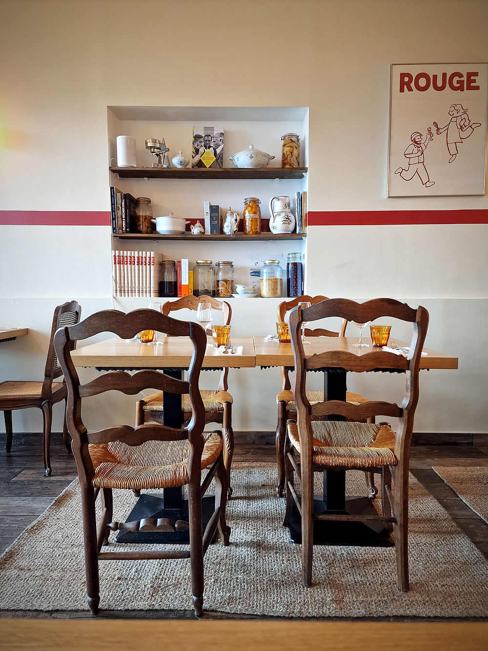 Louise et Arthur célèbrent les un an de Rouge, leur bistrot marseillais