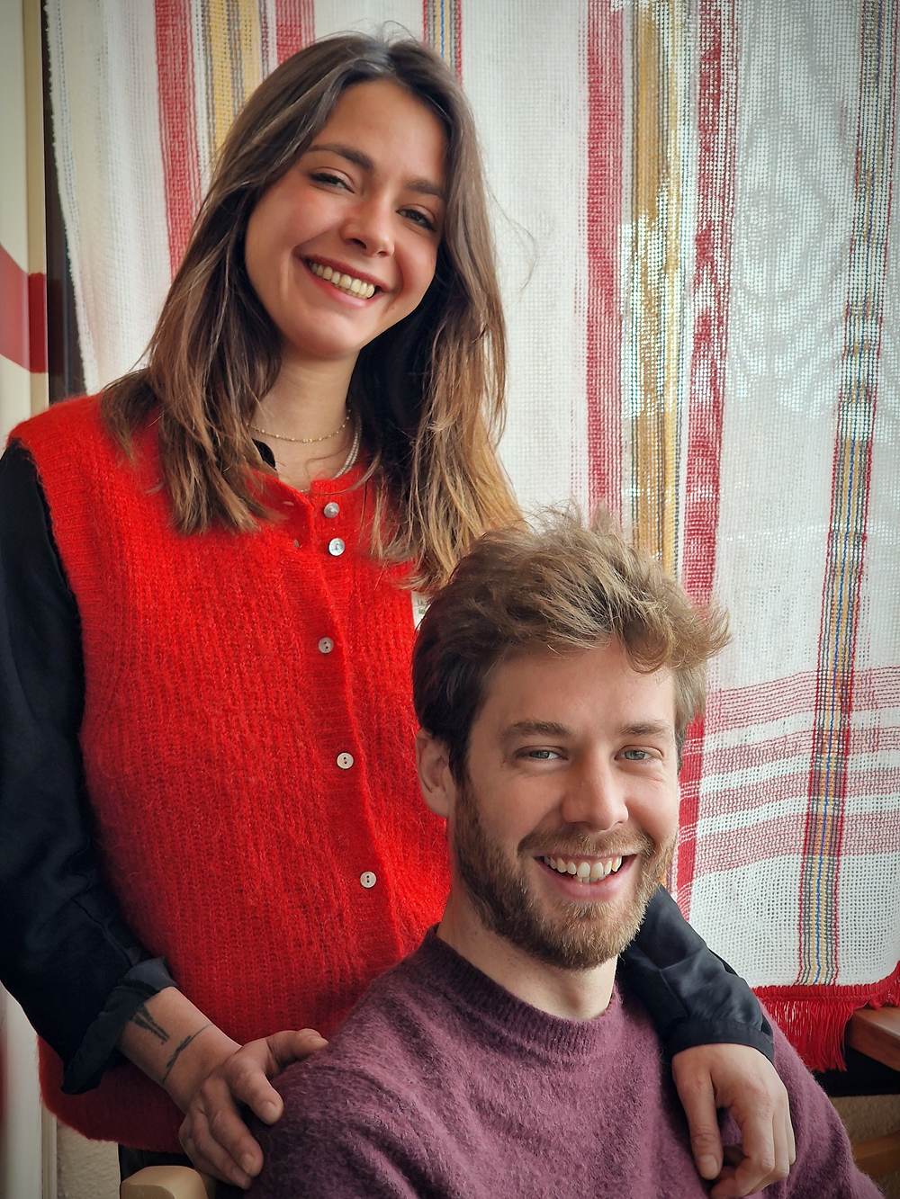 Louise et Arthur célèbrent les un an de Rouge, leur bistrot marseillais. Cuisine locale et conviviale, inspirée des saisons au menu