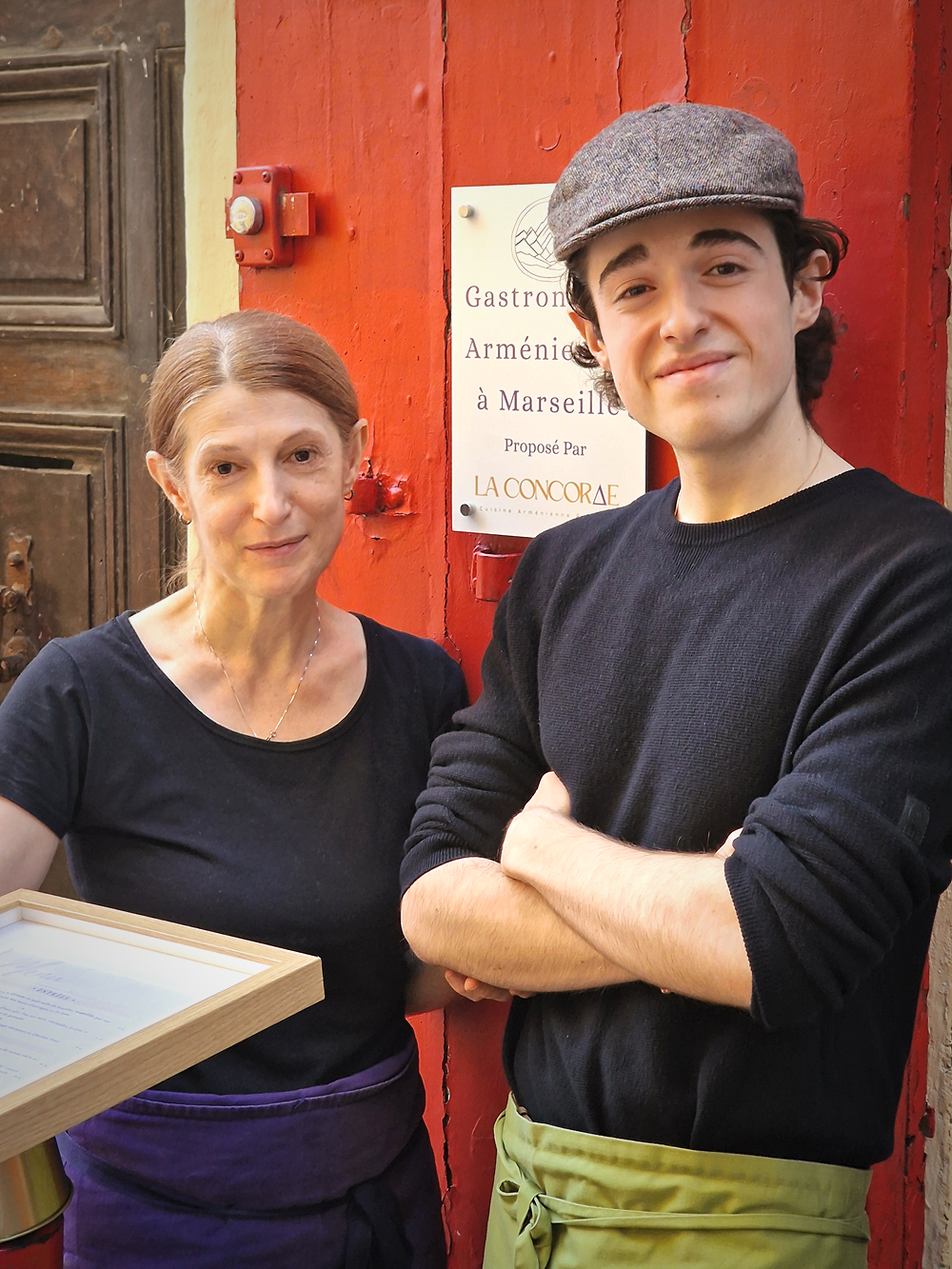 Hamé by La Concorde à Marseille, mère et fils