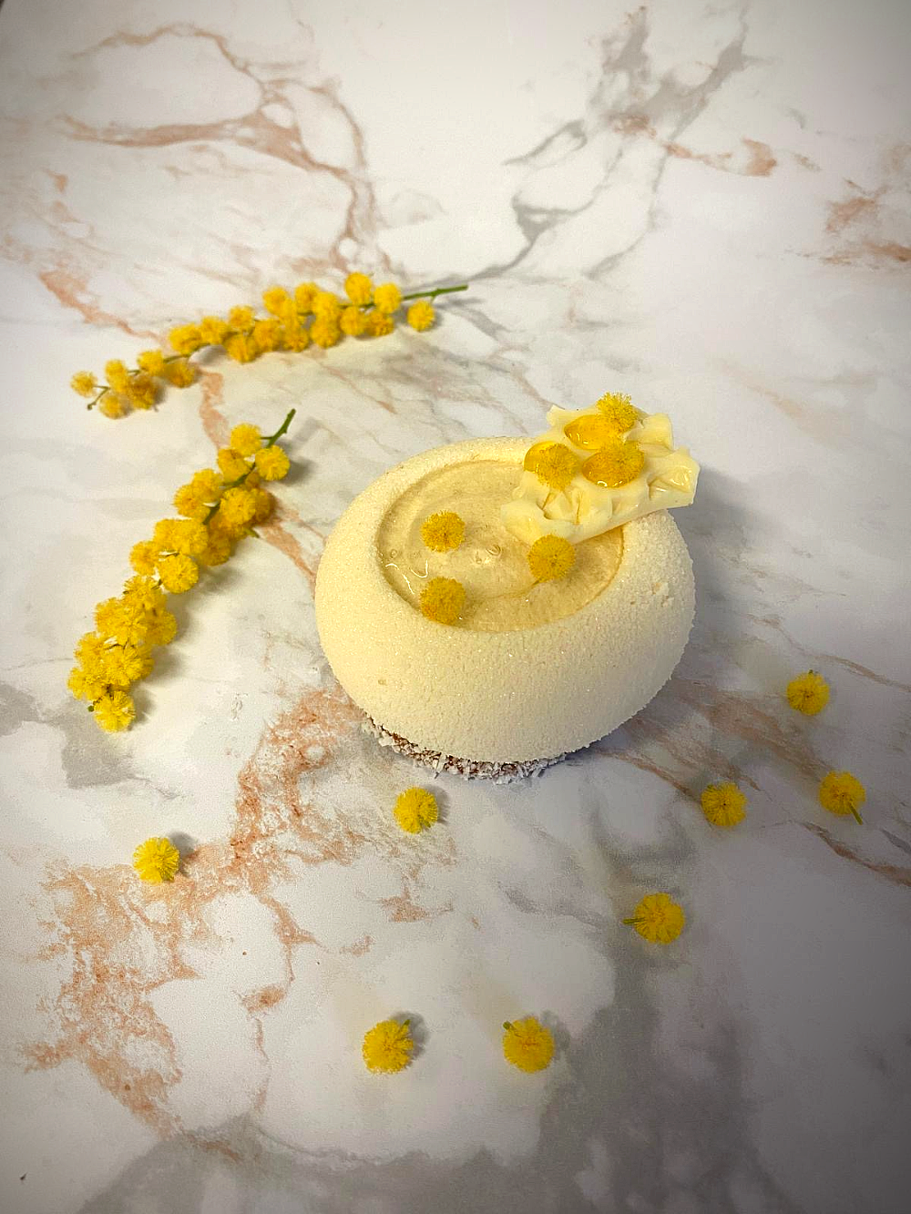 Au Lavandou, Florian Oltra signe un entremets au mimosa