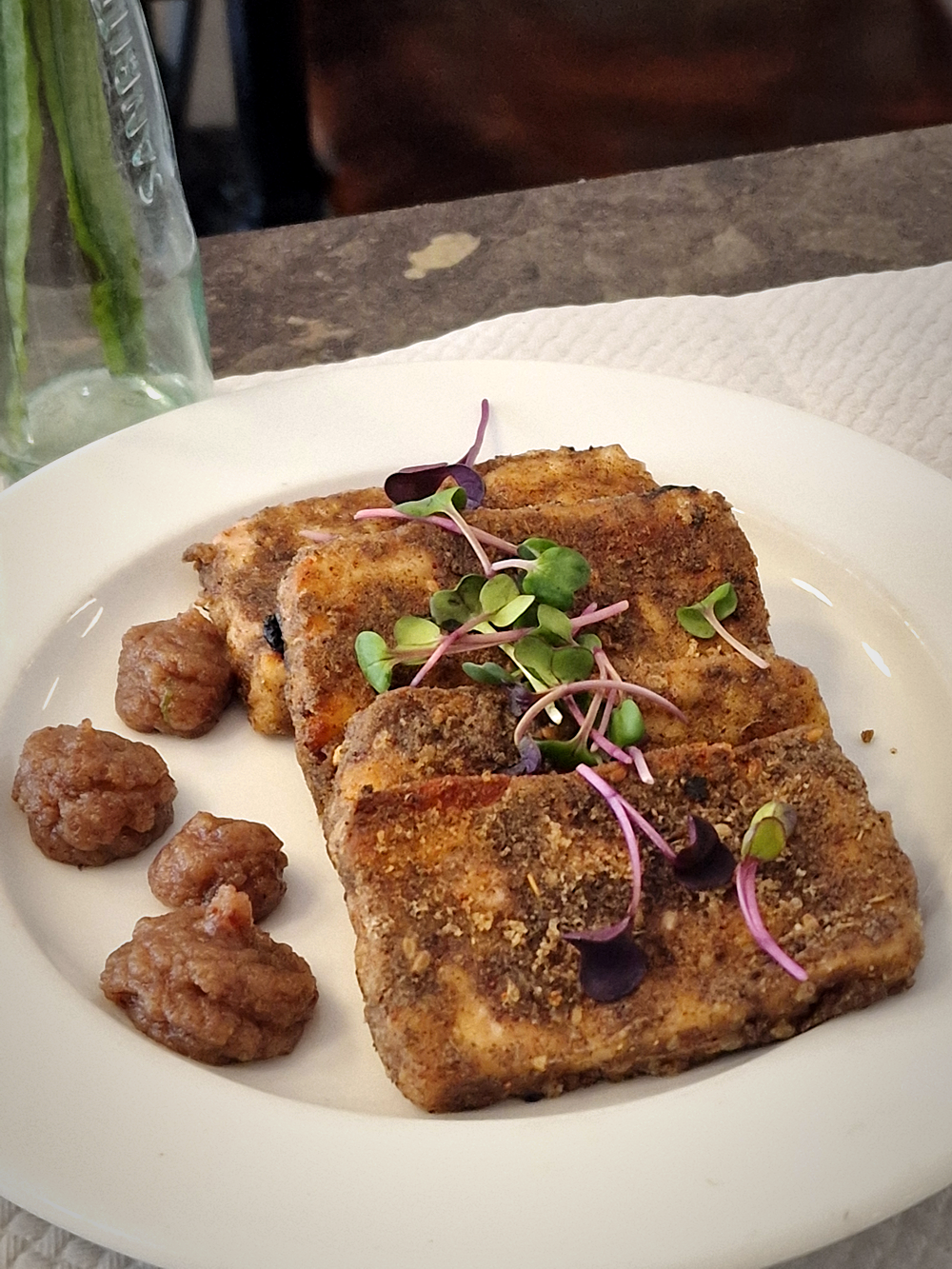 bistrot à vocation marine à Marseille quartier Cinq Avenues. Halloumi au zaatar