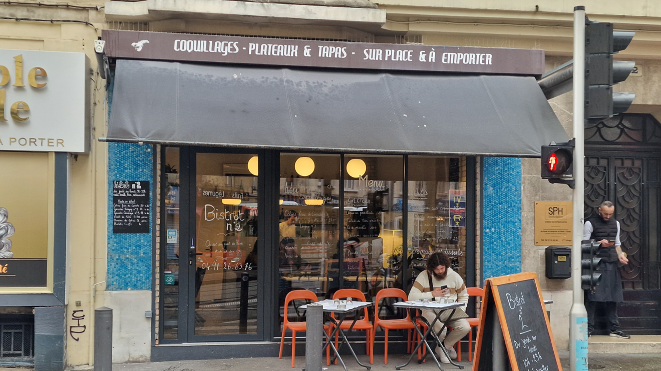 Bistrot N°2 , bistrot à vocation marine à Marseille quartier Cinq Avenues
