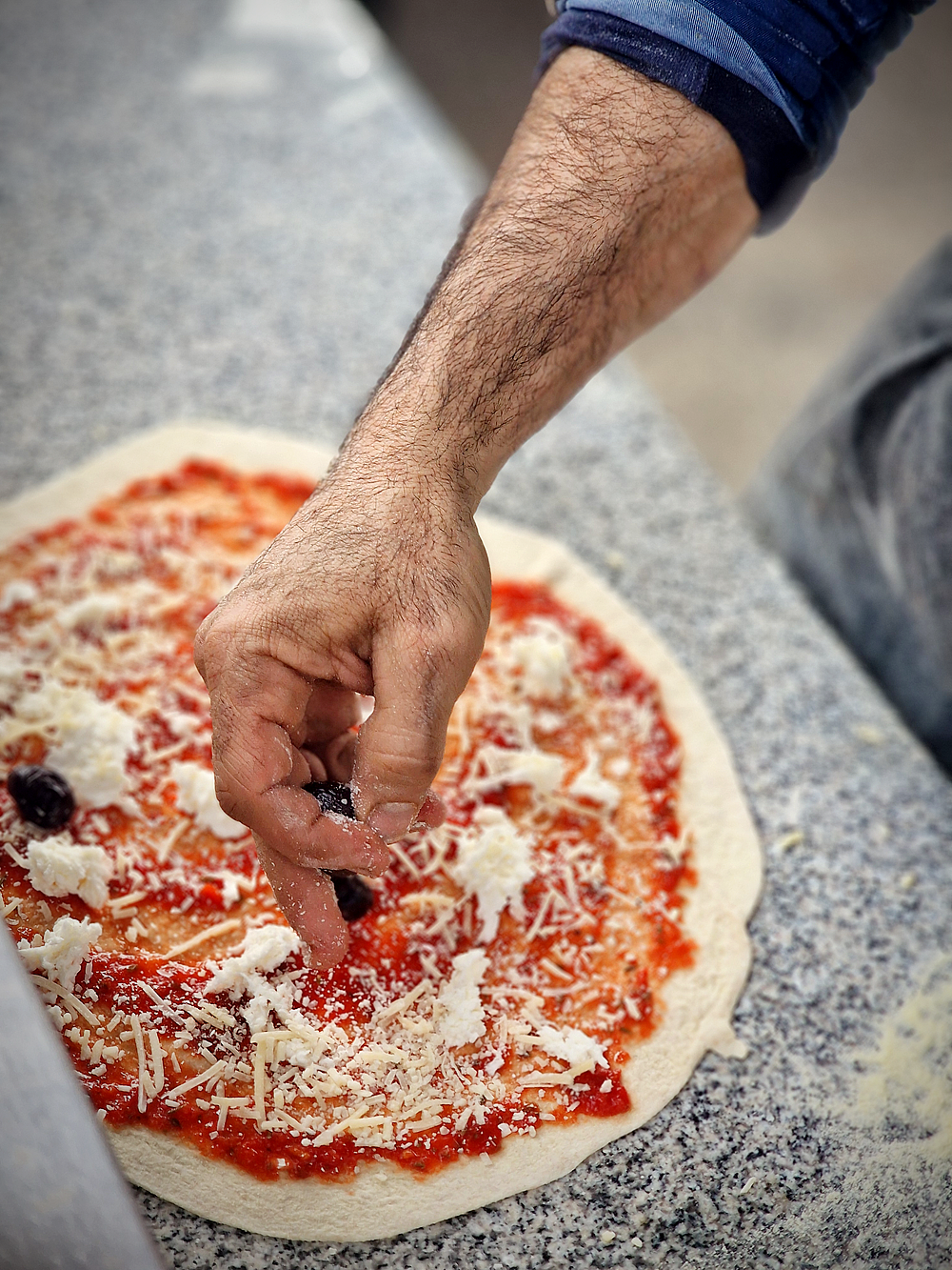 À Forcalquier, Manu Barthélémy défend une pizza artisanale loin des clichés