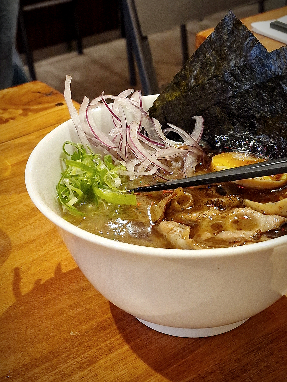 Un ramen bar discret niché à Noailles. Bouillons travaillés et viandes tendres : Tampopo ne laisse rien au hasard