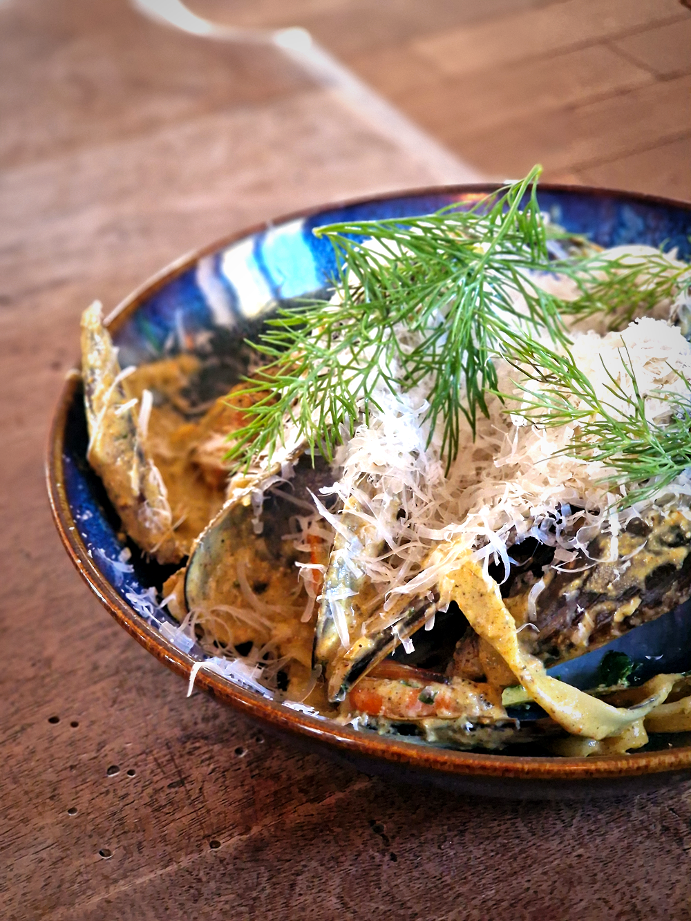 Nido redynamise les puces de Fifi Turin avec un néobistrot ultra vivant : plats de bon aloi, ambiance festive