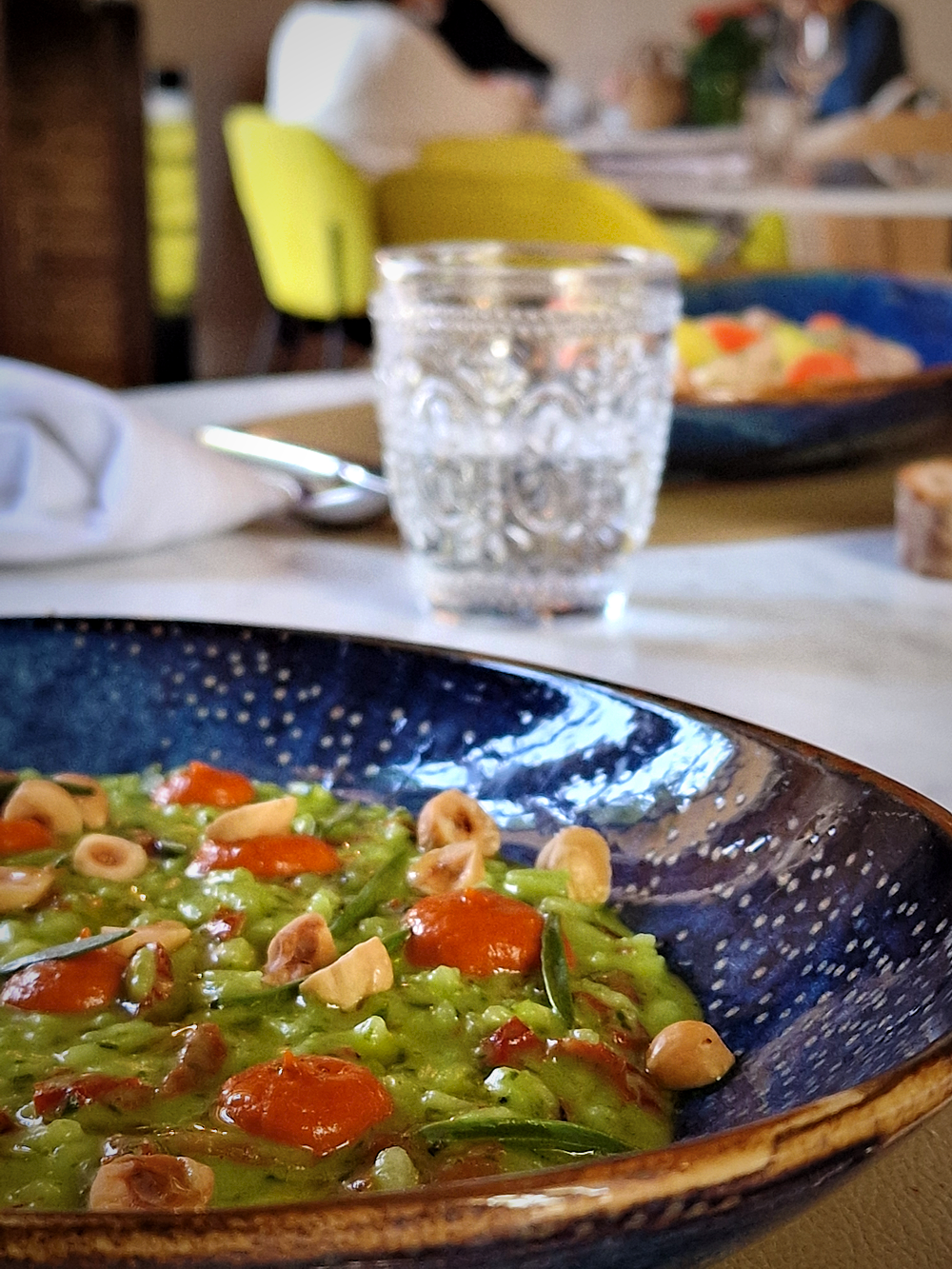 Au Café de la Magdeleine à Gémenos, Mathias Dandine réinvente le bistrot gastronomique : cuisine provençale généreuse, produits de saison, cadre bucolique