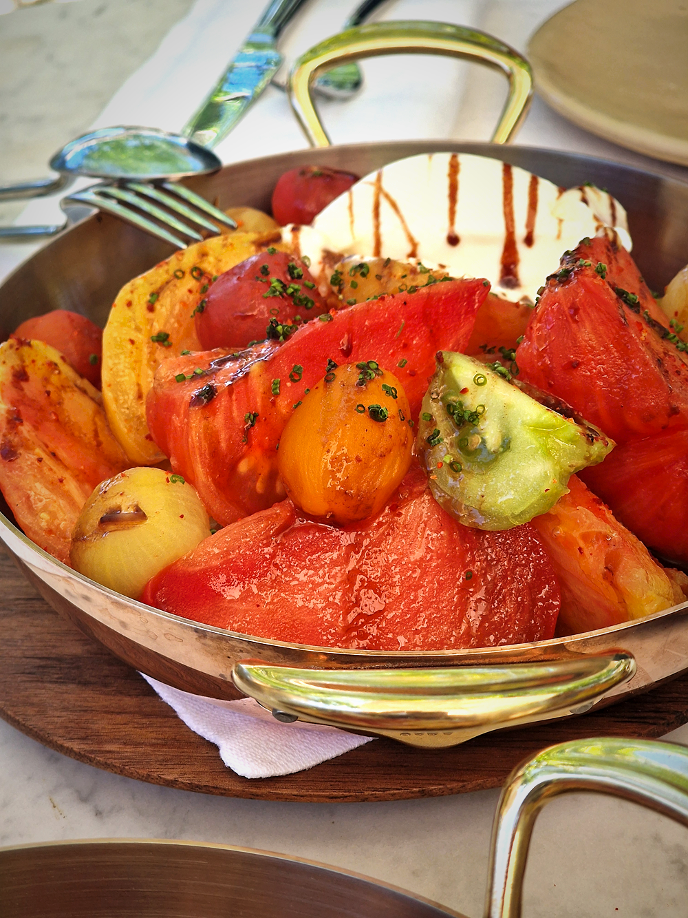 Aux Jardins de la Villa La Coste, Florent Pietravalle célèbre une Provence rustique : tomates en salade