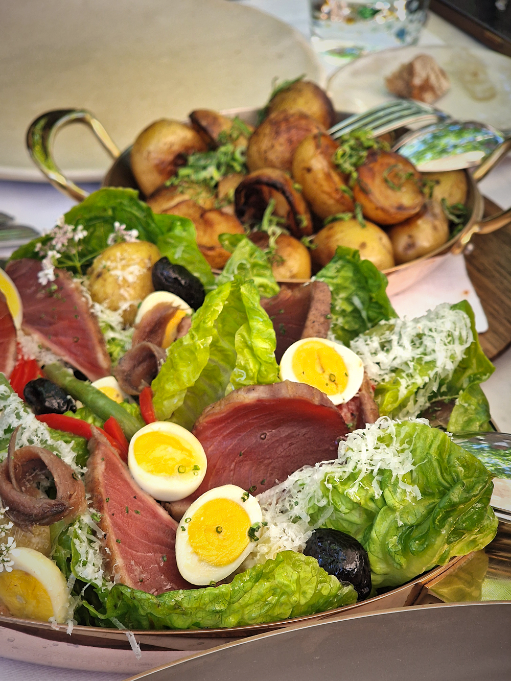 Aux Jardins de la Villa La Coste, Florent Pietravalle célèbre une Provence radieuse : la salade niçoise au thon