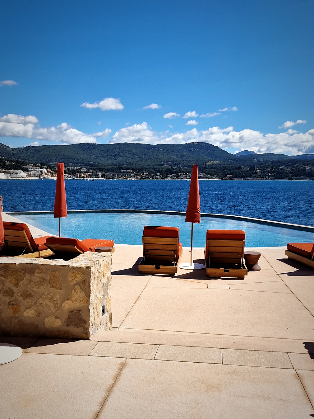 La terrasse du Délos face à Bandol
