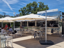 Le Kiosk au Musée d’art contemporain : des amis, du café et un toit sur Marseille